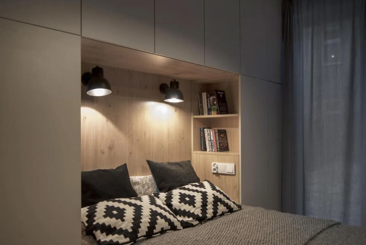 Charming Apartment With Garden, Only 1 Km To Wawel Castle By Noclegi Renters Krakow